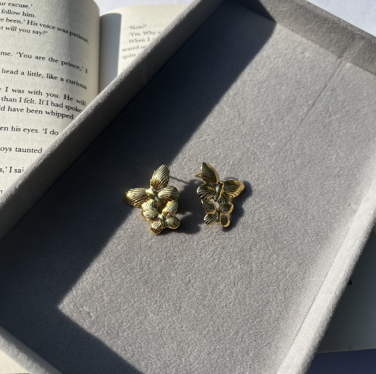 Aile Earrings