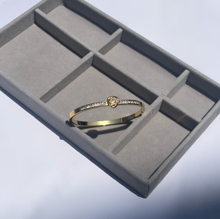 Elara Cuff