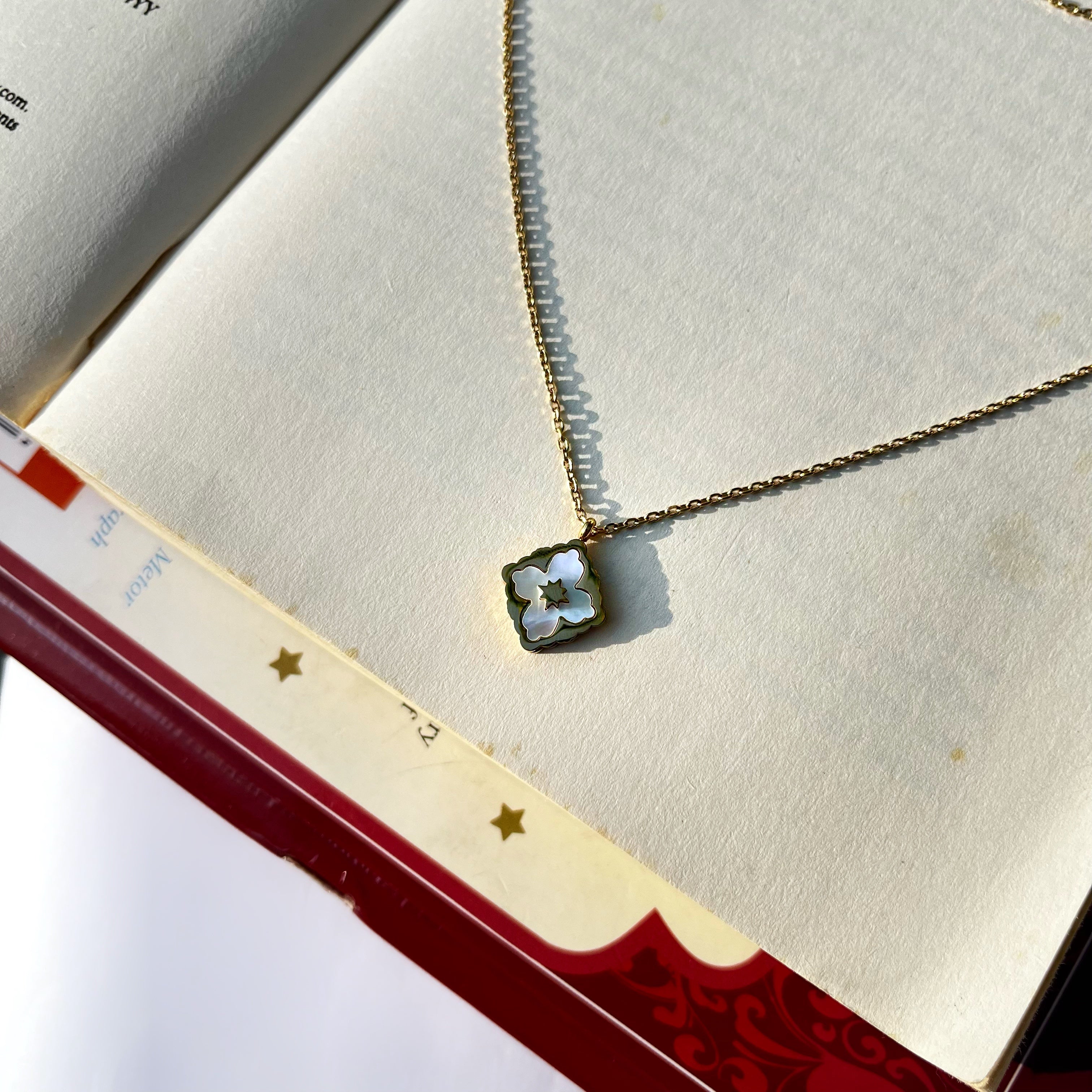 Fleur Pendant