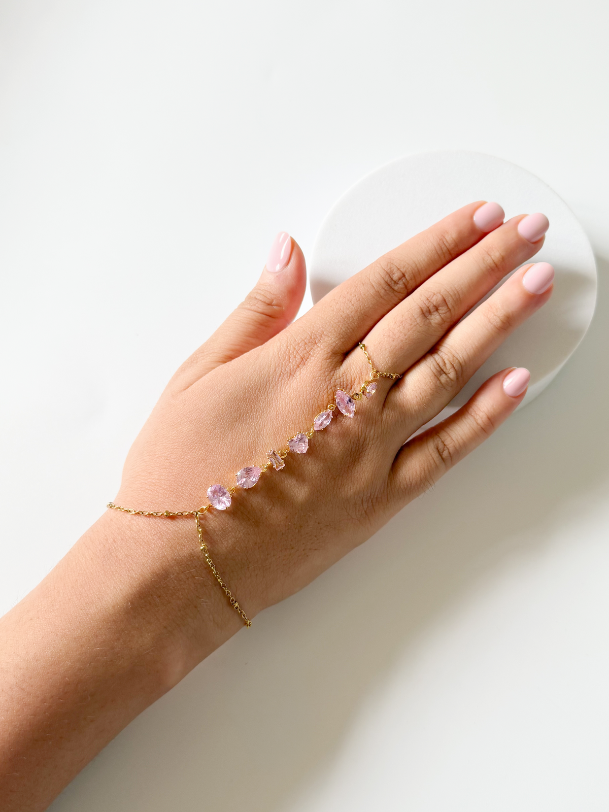 Pretty Reverie Handchain