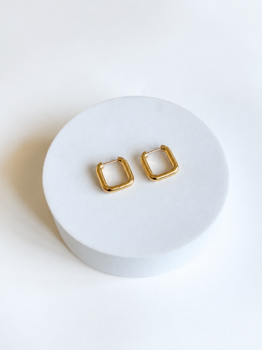 Lustre Hoops