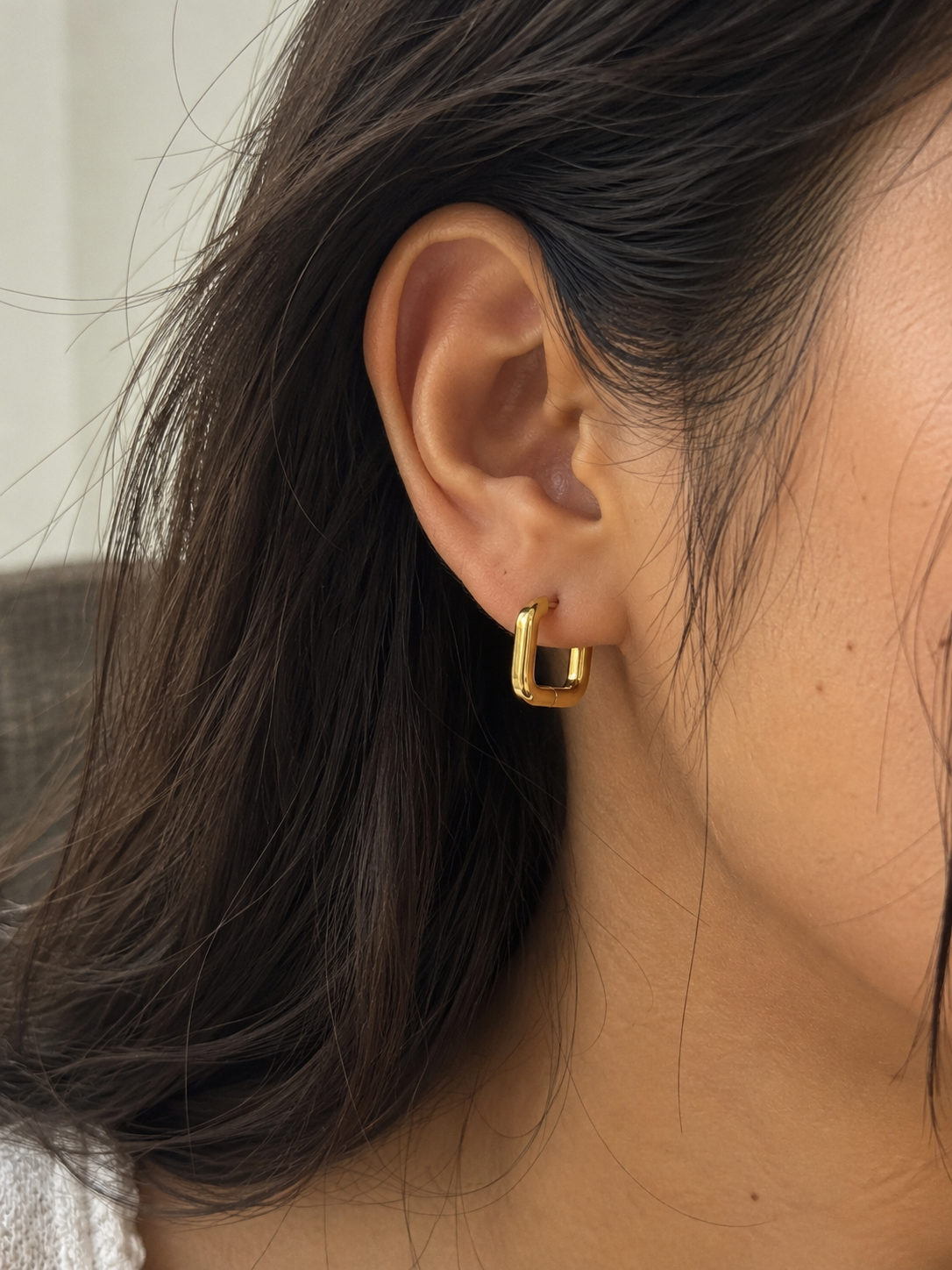 Lustre Hoops