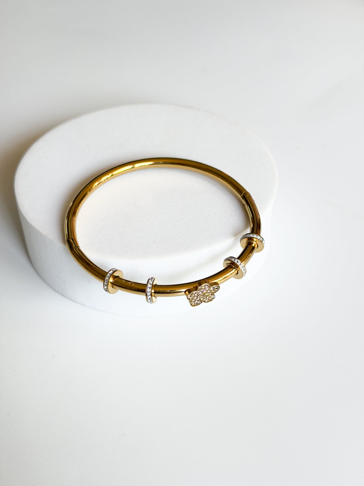 Avelia Cuff