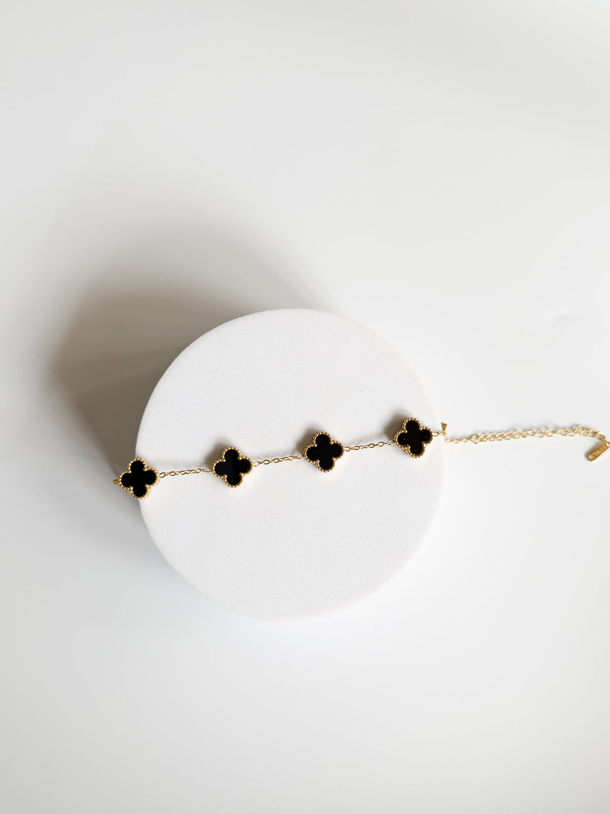 Clover Bracelet (Black)