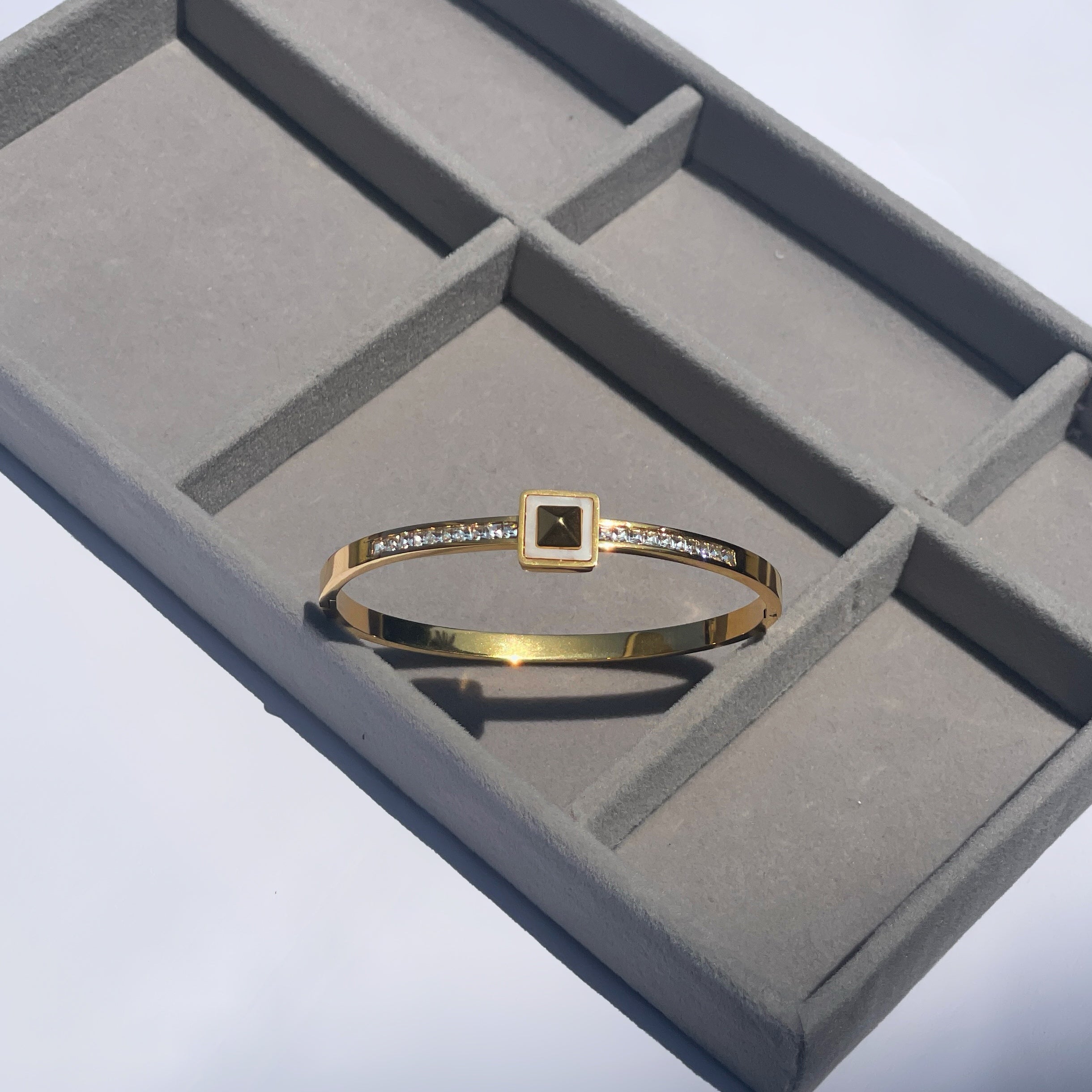 Mirela Cuff