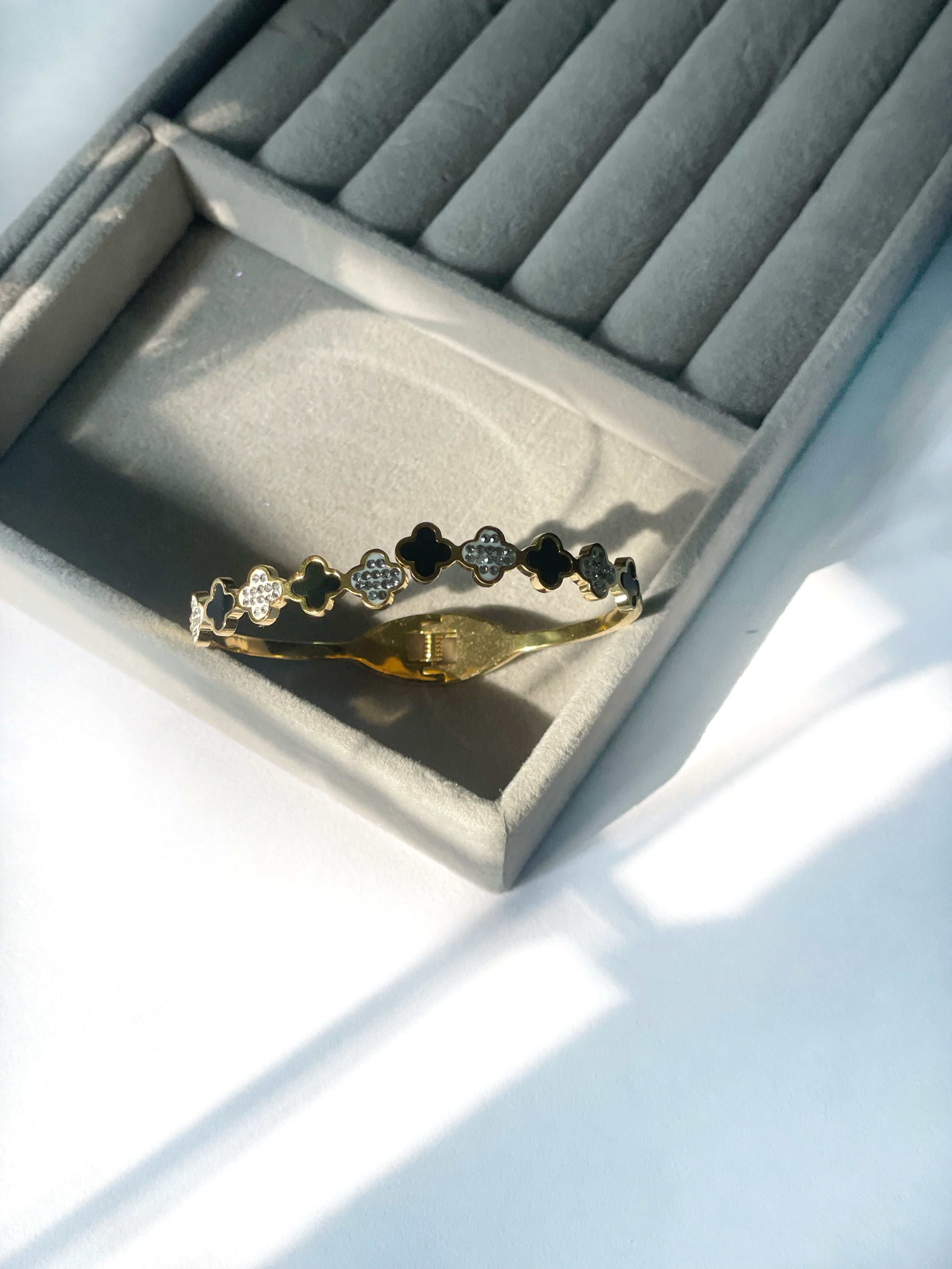 Multiclover Cuff