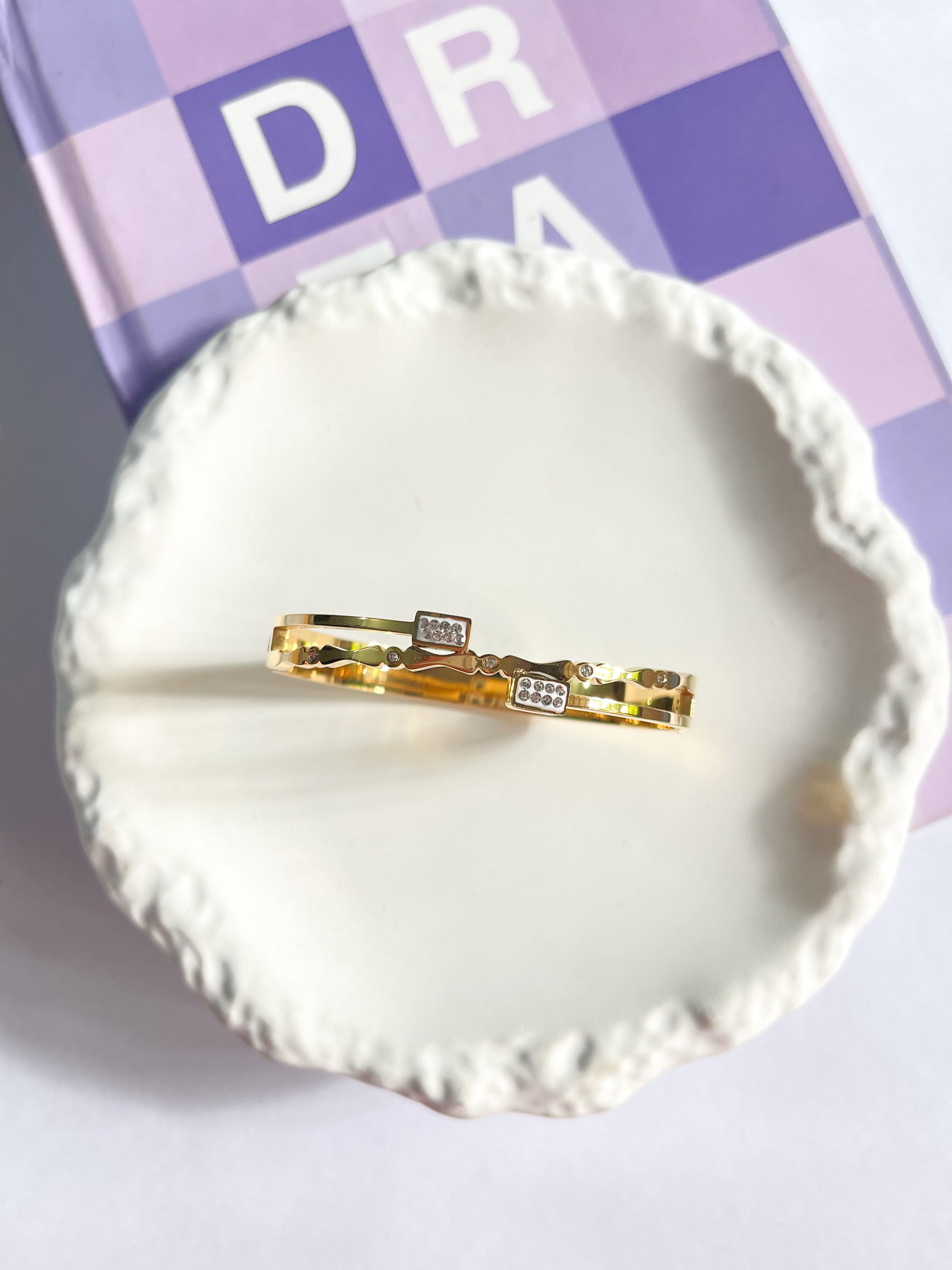 Lumiere Cross (5.9 cm)