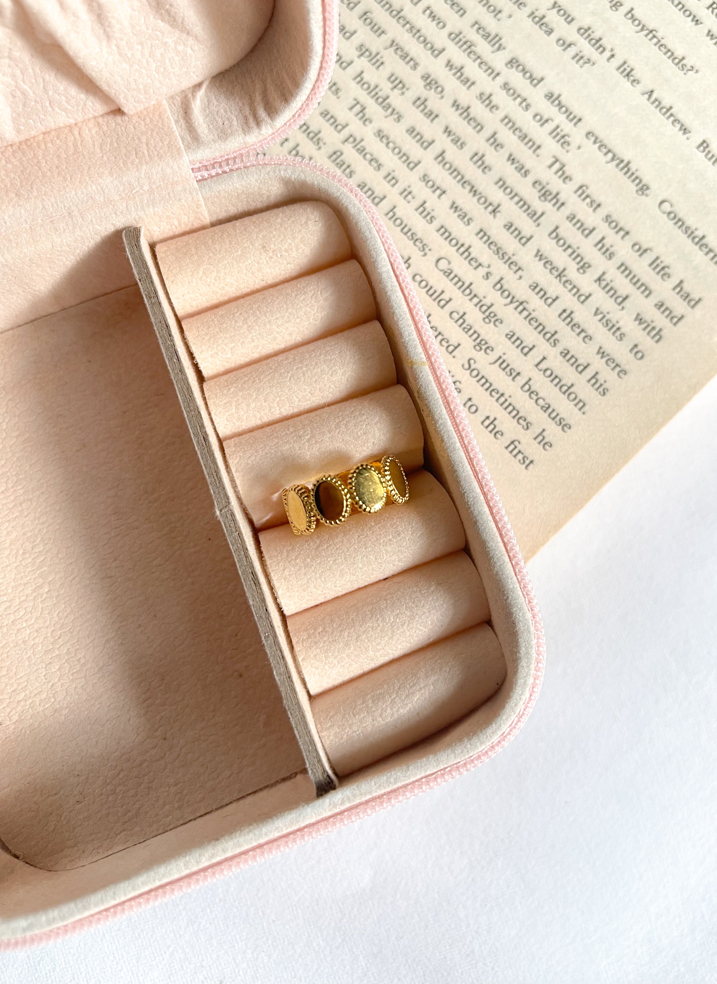 Ovalé Ring